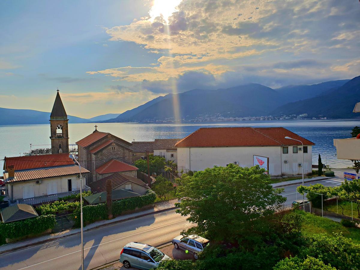 Bayview Apartments Tivat Montenegro Exteriör bild