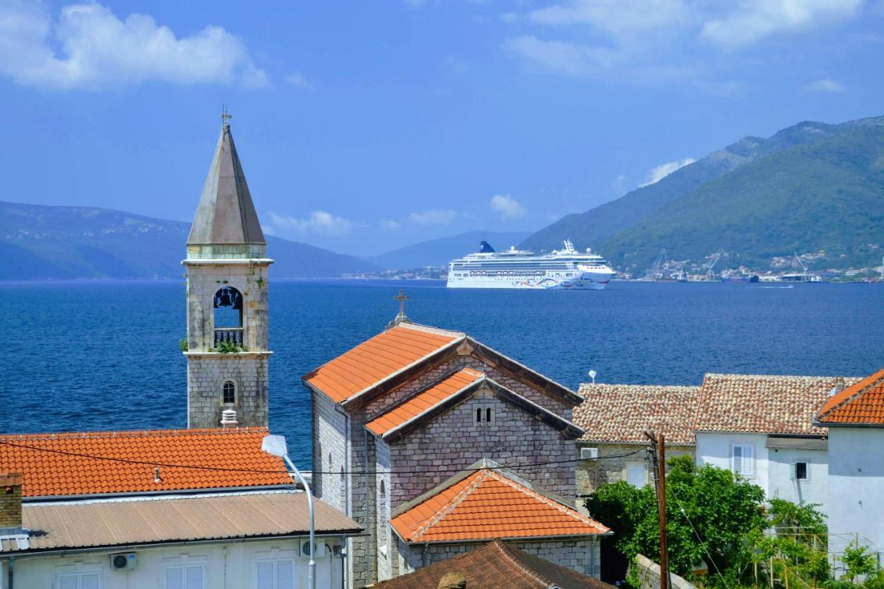 Bayview Apartments Tivat Montenegro Exteriör bild