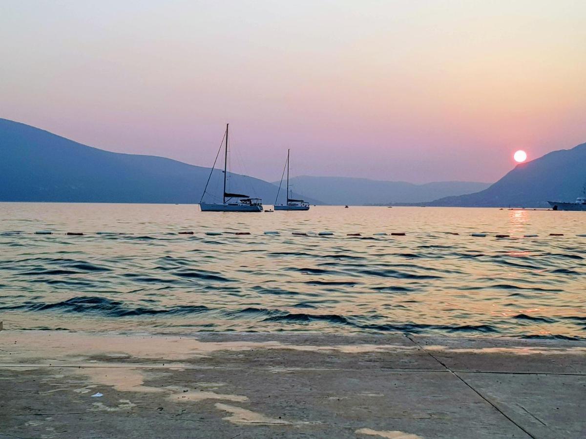 Bayview Apartments Tivat Montenegro Exteriör bild